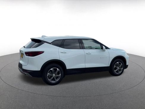 Used 2026 Chevrolet Blazer LT AWD/4WD image 11