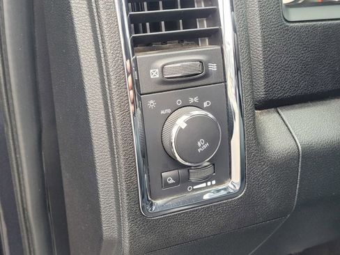 Used 2015 RAM 2500 Laramie w/ Cold Weather Group AWD/4WD image 16