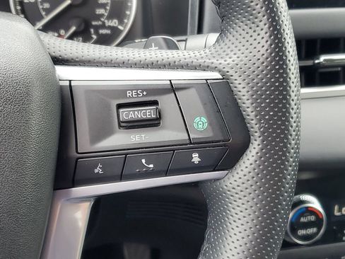 Used 2025 Mitsubishi Outlander SE AWD/4WD image 17