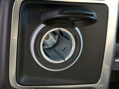 Used 2023 Jeep Wrangler Unlimited Sahara image 24