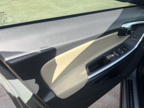Used 2018 Volvo S60 T5 Dynamic w/ Vision Package FWD image 21