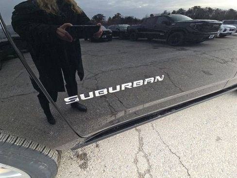 New 2026 Chevrolet Suburban Premier image 35