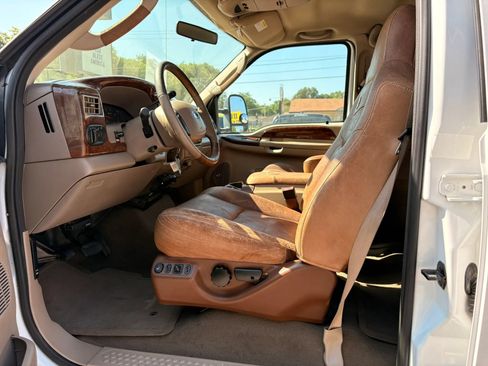 Used 2004 Ford F350 Lariat AWD/4WD image 16