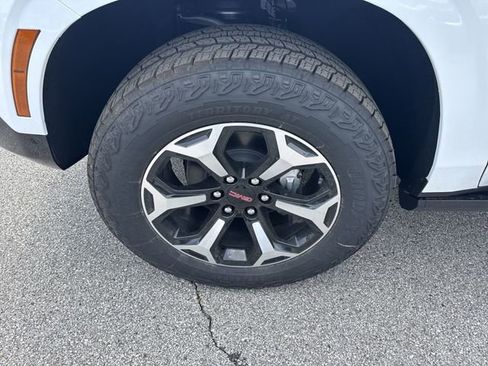 New 2026 GMC Yukon XL AT4 w/ AT4 Premium Plus Package AWD/4WD image 10