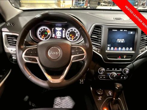 Used 2022 Jeep Cherokee Latitude AWD/4WD image 5