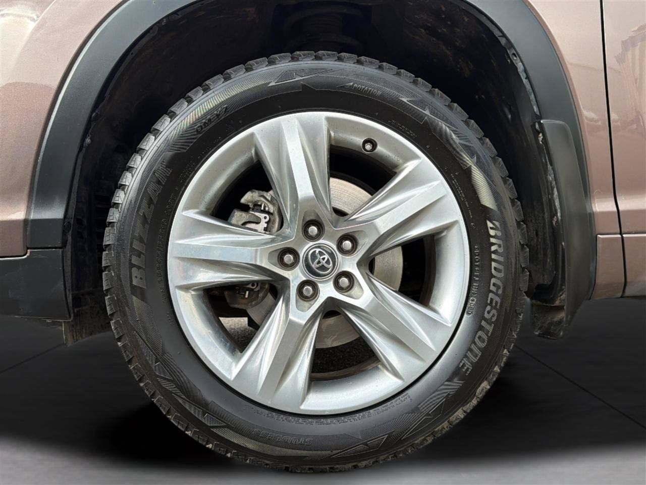 Used 2017 Toyota Highlander AWD V6 image 37