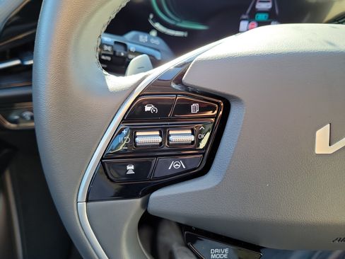 Certified 2023 Kia Niro EX Touring FWD image 27
