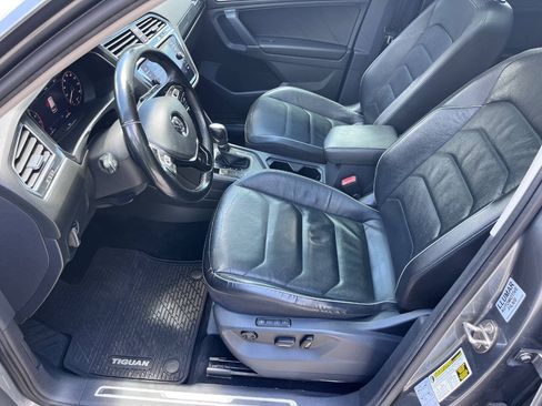 Used 2018 Volkswagen Tiguan SEL Premium FWD image 24