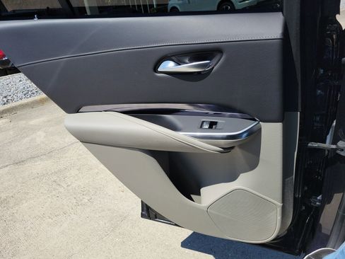 Certified 2022 Cadillac XT4 Luxury w/ Driver Awareness Package image 16