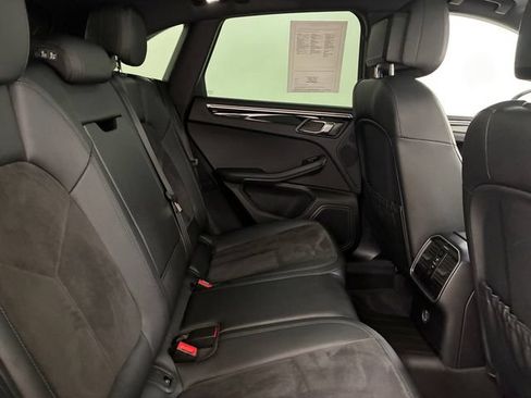 Used 2019 Porsche Macan AWD/4WD image 16