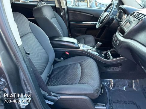 Used 2017 Dodge Journey SXT w/ Comfort/Convenience Group image 11