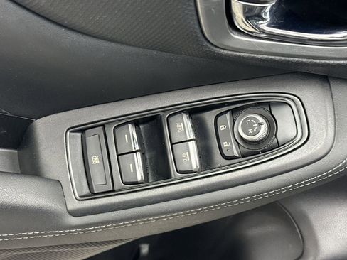 Used 2020 Subaru Forester Limited image 17