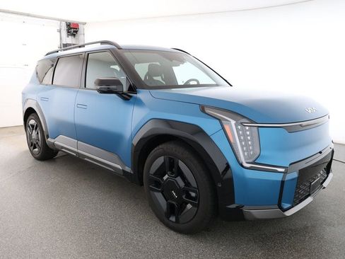 Used 2024 Kia EV9 GT-Line image 3