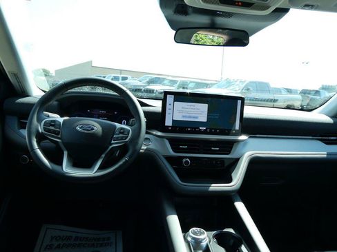 New 2026 Ford Explorer Active AWD/4WD image 15