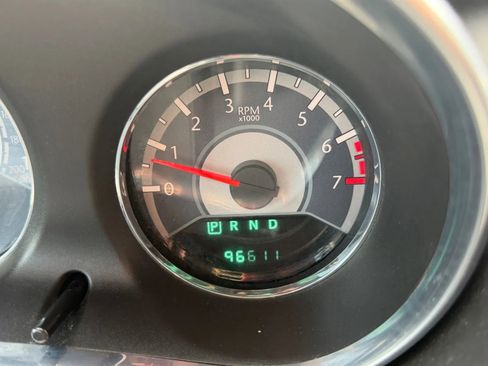 Used 2013 Chrysler 200 Limited FWD image 25