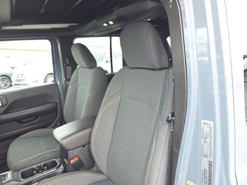 Used 2025 Jeep Wrangler Unlimited Sahara w/ Safety Group image 13