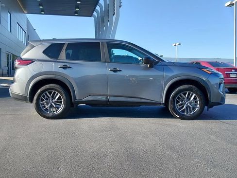 Certified 2024 Nissan Rogue S FWD image 2