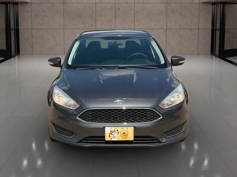 Used 2016 Ford Focus SE FWD image 3