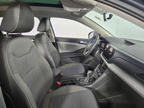 Used 2022 Volkswagen Taos SE w/ Panoramic Sunroof Package image 15