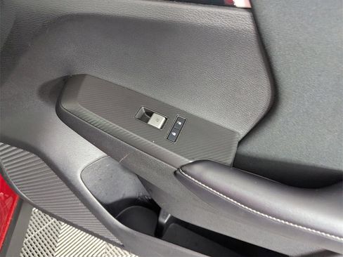 Used 2022 Mitsubishi Outlander ES image 36