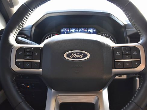 Used 2023 Ford Expedition XLT image 18