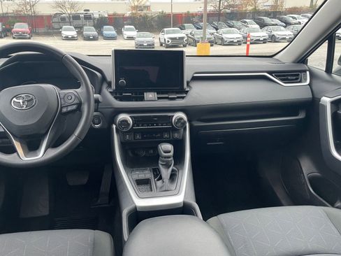 Used 2025 Toyota RAV4 XLE image 35