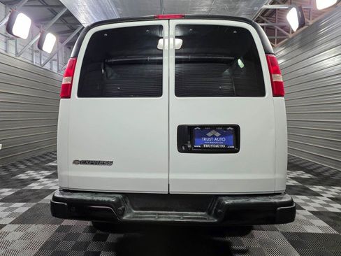 Used 2019 Chevrolet Express 3500 LS image 6