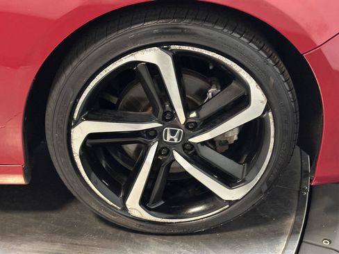 Certified 2018 Honda Accord Sport image 17