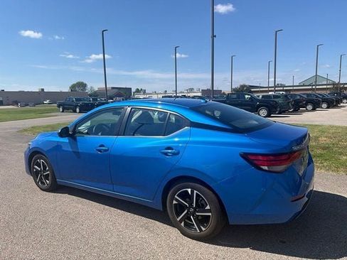 Used 2024 Nissan Sentra SV FWD image 12