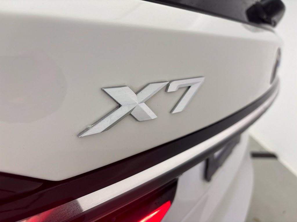 Used 2025 BMW X7 xDrive40i w/ Climate Comfort Package AWD/4WD image 12