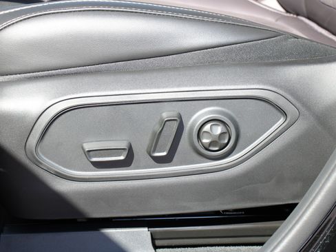 New 2025 Jeep Grand Cherokee L Altitude image 4