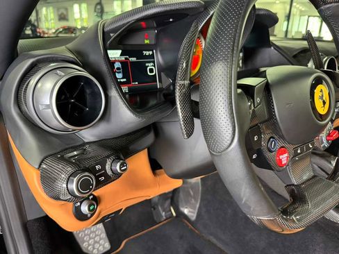 Used 2022 Ferrari 812 GTS image 35