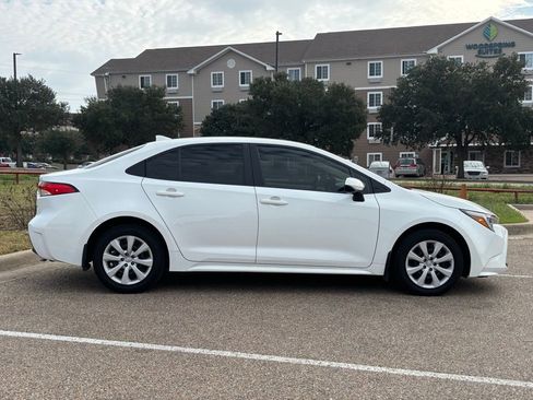 Used 2024 Toyota Corolla LE image 3