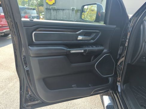 Used 2022 RAM 1500 Laramie AWD/4WD image 17