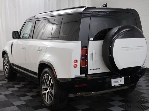 Used 2025 Land Rover Defender 110 X-Dynamic SE image 16