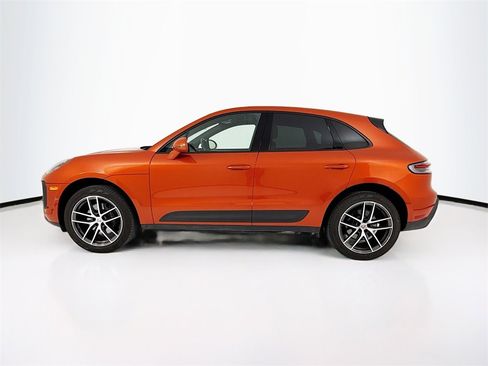 Certified 2023 Porsche Macan Turbo image 2