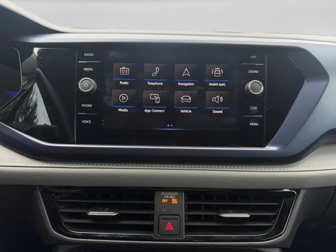 Used 2024 Volkswagen Taos SE FWD image 14
