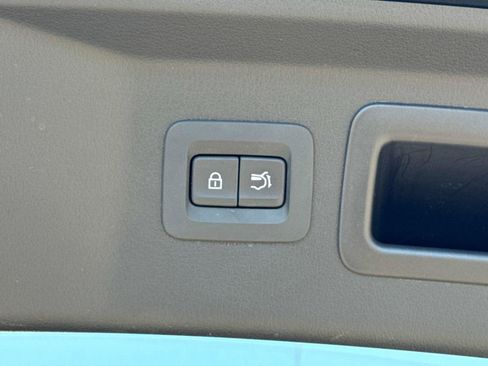 Certified 2025 MAZDA CX-90 3.3 Turbo w/ Preferred Package image 12