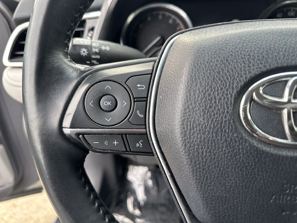 Used 2018 Toyota Camry XLE FWD image 19
