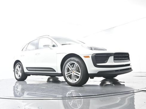 Certified 2022 Porsche Macan AWD/4WD image 53