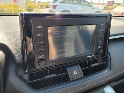 Used 2021 Toyota RAV4 XLE FWD image 13