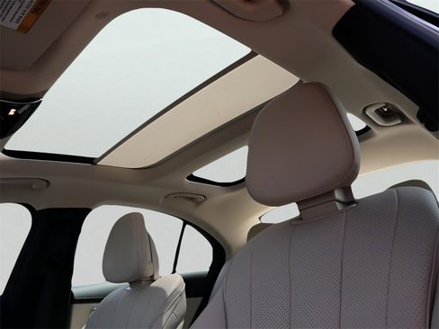 New 2026 Mercedes-Benz E 350 4MATIC Sedan image 43