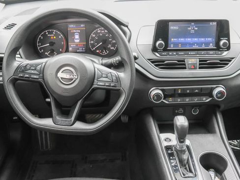 Used 2024 Nissan Altima 2.5 S FWD image 12
