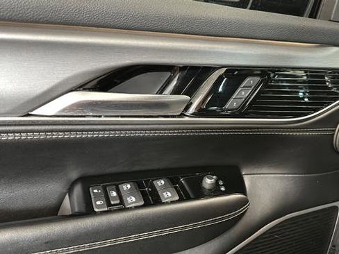Used 2023 Jeep Wagoneer L Series II w/ Convenience Group I RWD image 20
