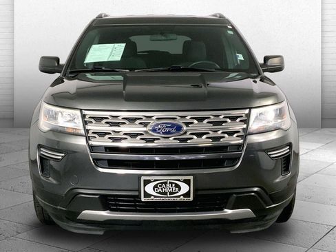 Used 2018 Ford Explorer XLT AWD/4WD image 2