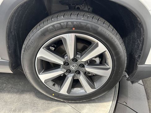 Certified 2025 Honda Pilot Elite image 12