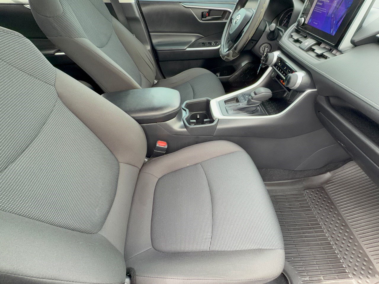 Certified 2023 Toyota RAV4 LE FWD image 30