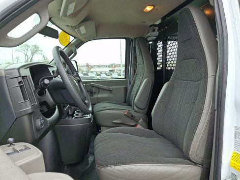 Certified 2024 GMC Savana 2500 w/ Driver Convenience Package image 14