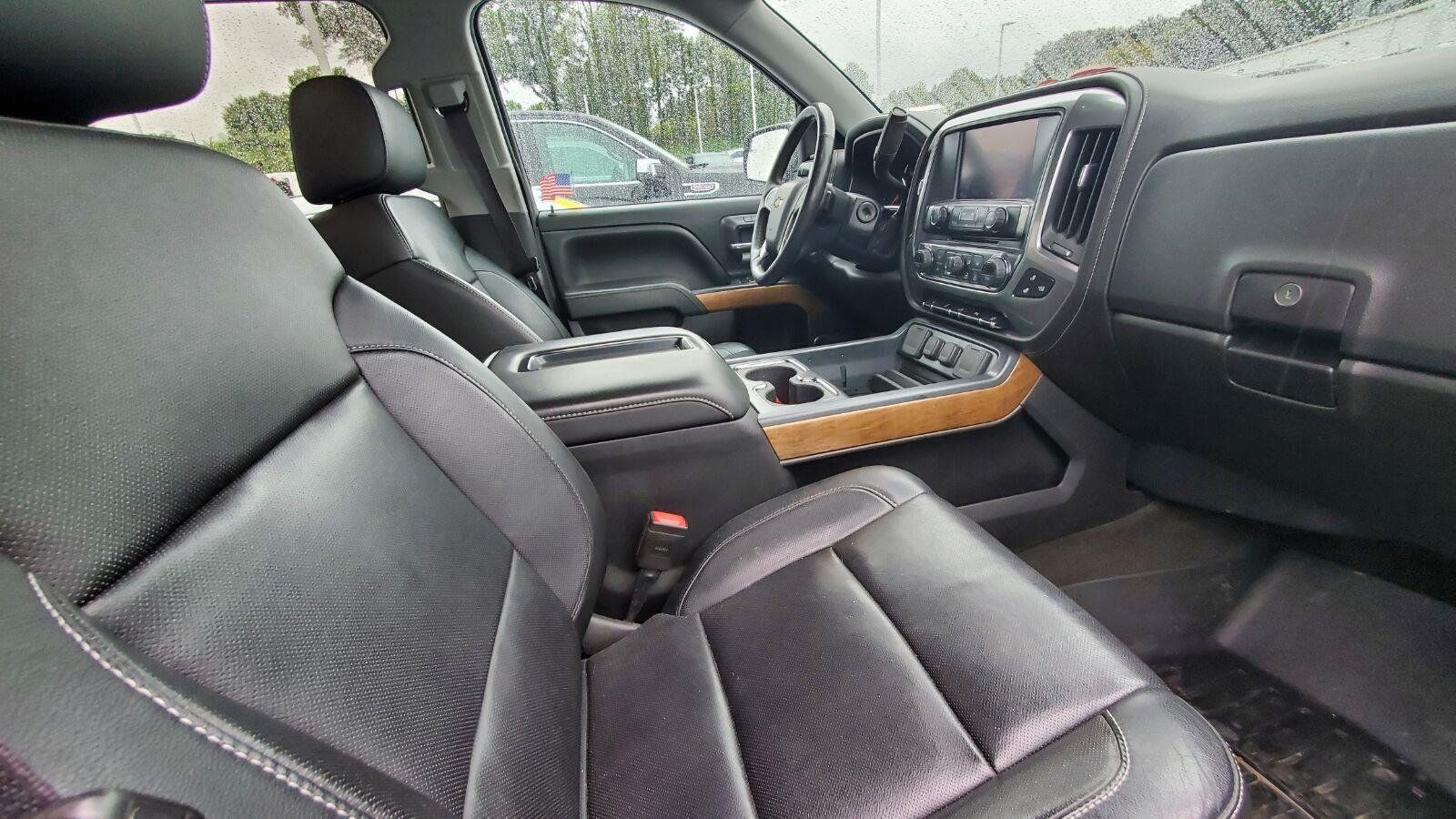 Used 2015 Chevrolet Silverado 1500 LTZ w/ LTZ Plus Package AWD/4WD image 4