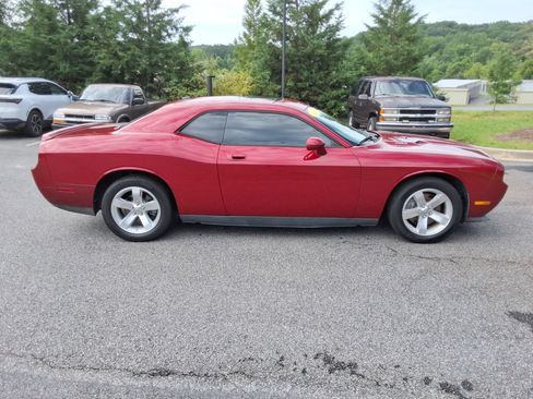 Used 2009 Dodge Challenger R/T RWD image 4